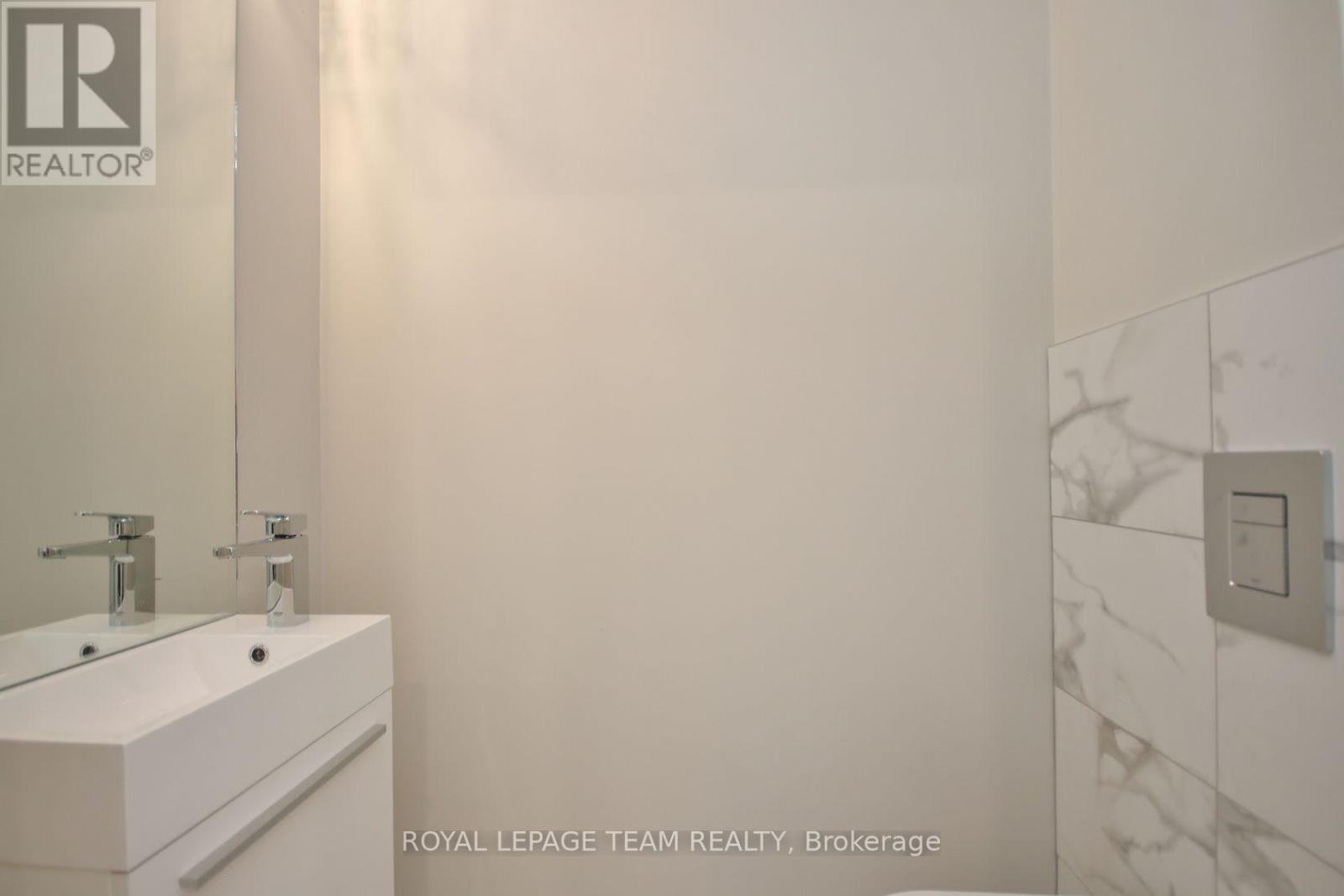 D - 304 Lanark Avenue, Ottawa, Ontario  K1Z 6R5 - Photo 18 - X12798566