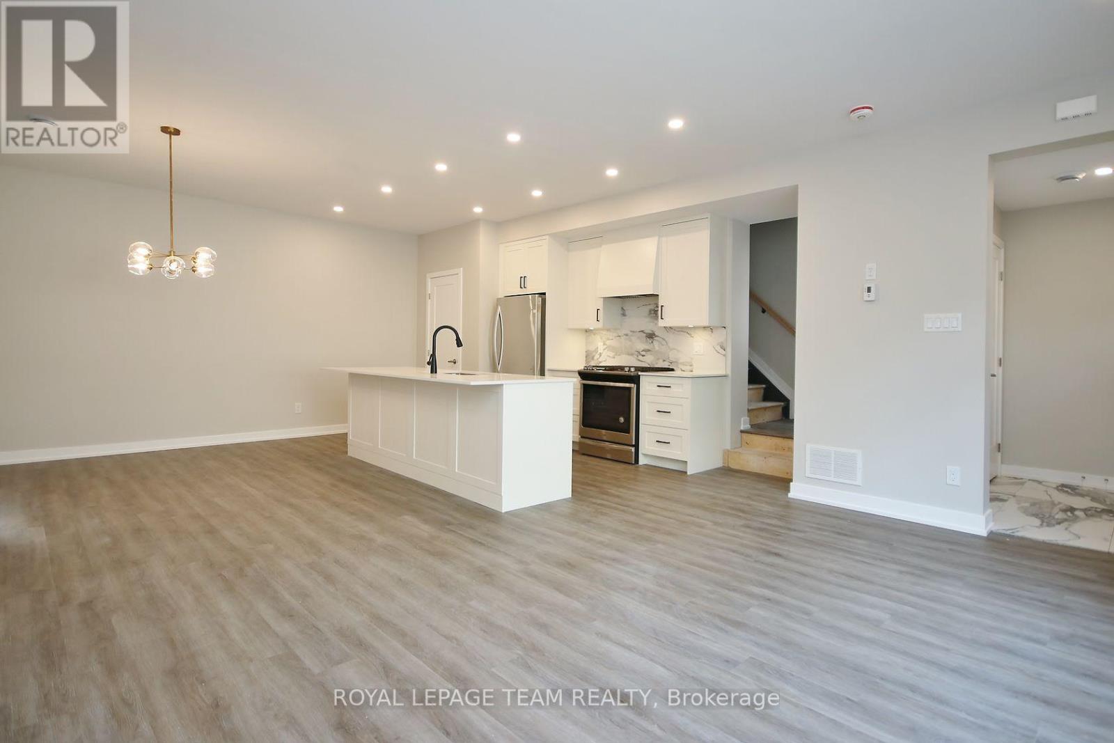 D - 304 Lanark Avenue, Ottawa, Ontario  K1Z 6R5 - Photo 7 - X12798566