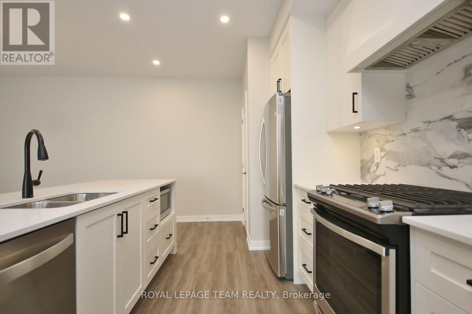 D - 304 Lanark Avenue, Ottawa, Ontario  K1Z 6R5 - Photo 8 - X12798566