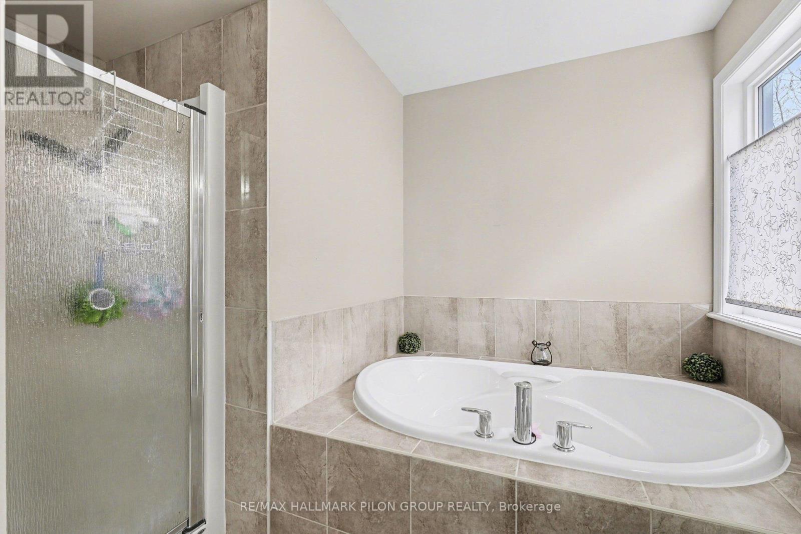 845 Contour Street, Ottawa, Ontario  K1W 0G6 - Photo 13 - X12798572