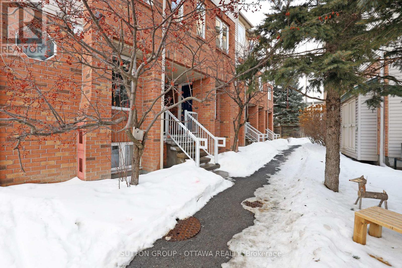 115 Tall Pines Private, Ottawa, Ontario  K2H 1H1 - Photo 2 - X12798658