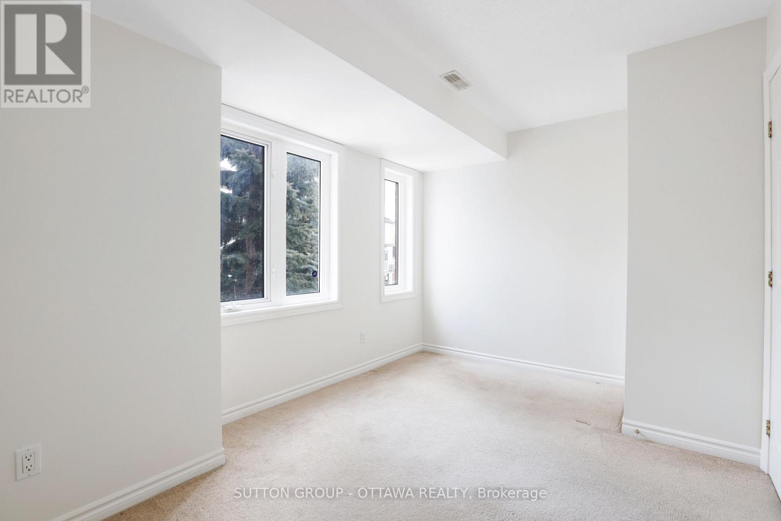 115 Tall Pines Private, Ottawa, Ontario  K2H 1H1 - Photo 23 - X12798658