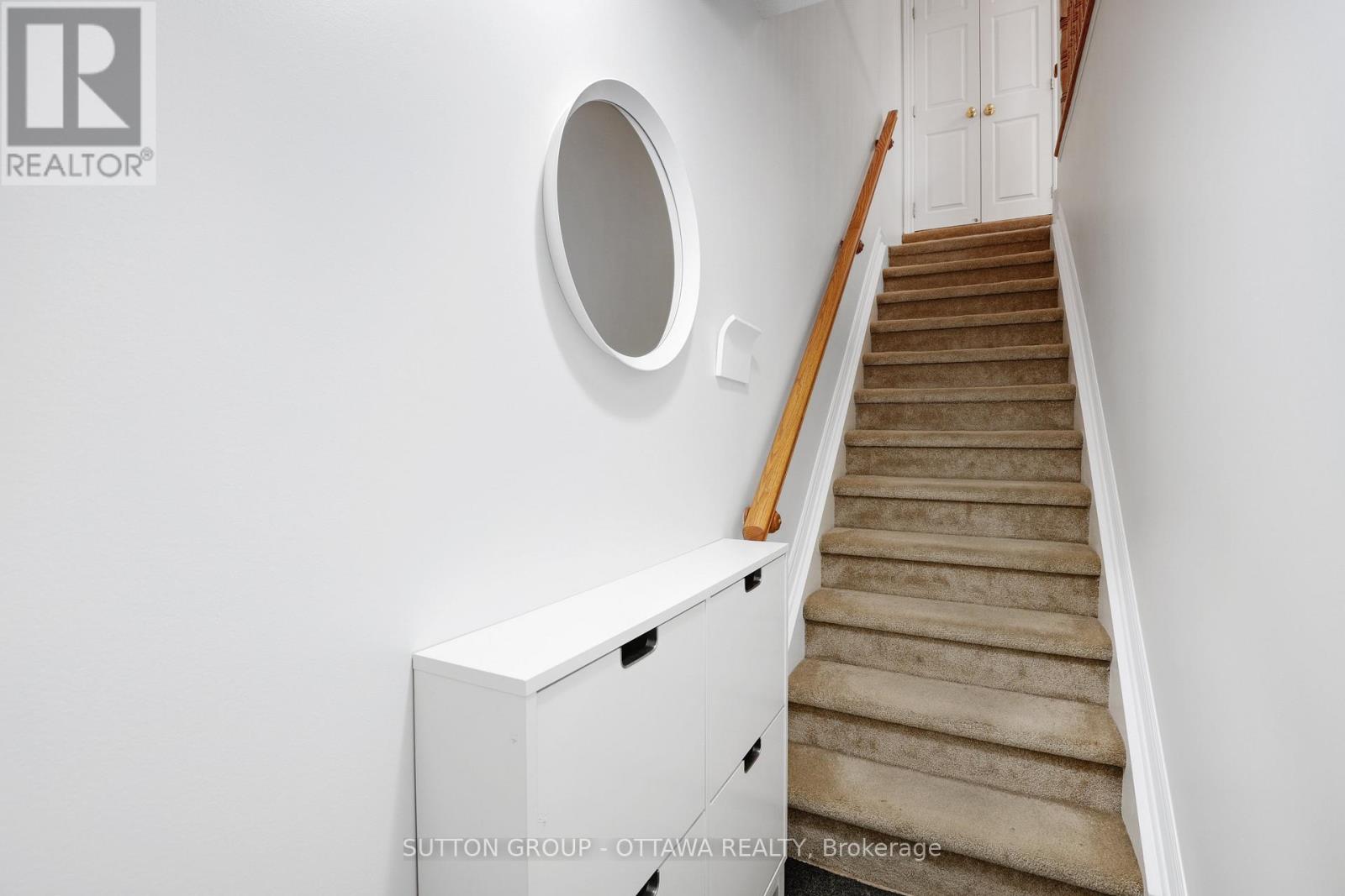 115 Tall Pines Private, Ottawa, Ontario  K2H 1H1 - Photo 4 - X12798658