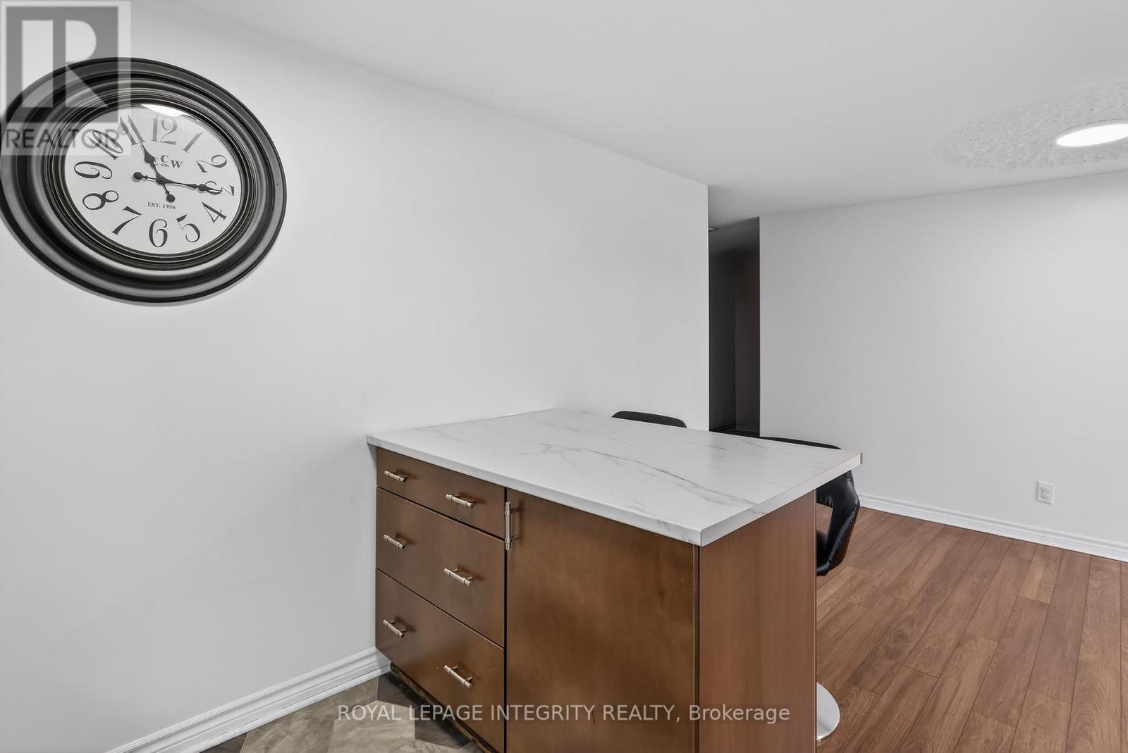 605 - 1599 Lassiter Terrace, Ottawa, Ontario  K1J 8R6 - Photo 11 - X12798738