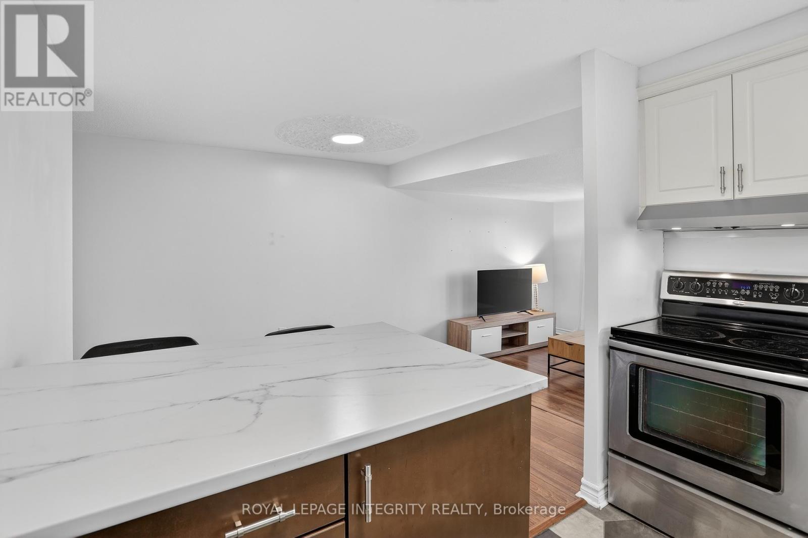 605 - 1599 Lassiter Terrace, Ottawa, Ontario  K1J 8R6 - Photo 12 - X12798738