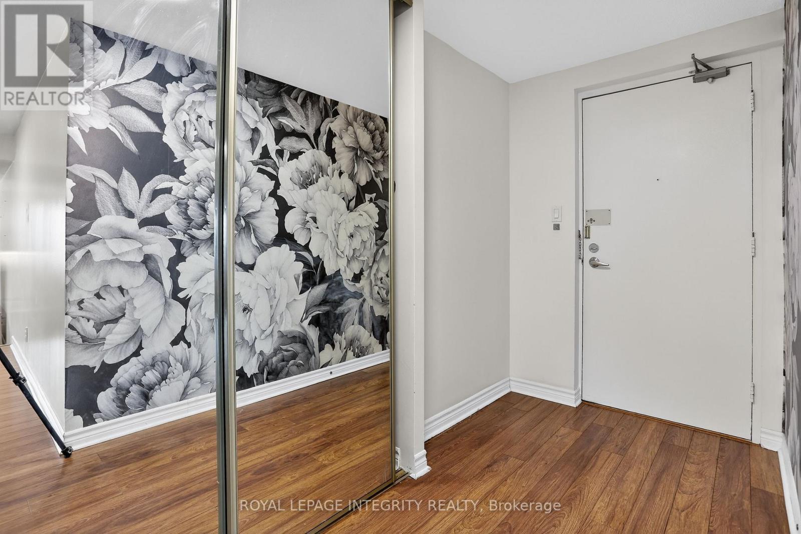 605 - 1599 Lassiter Terrace, Ottawa, Ontario  K1J 8R6 - Photo 2 - X12798738