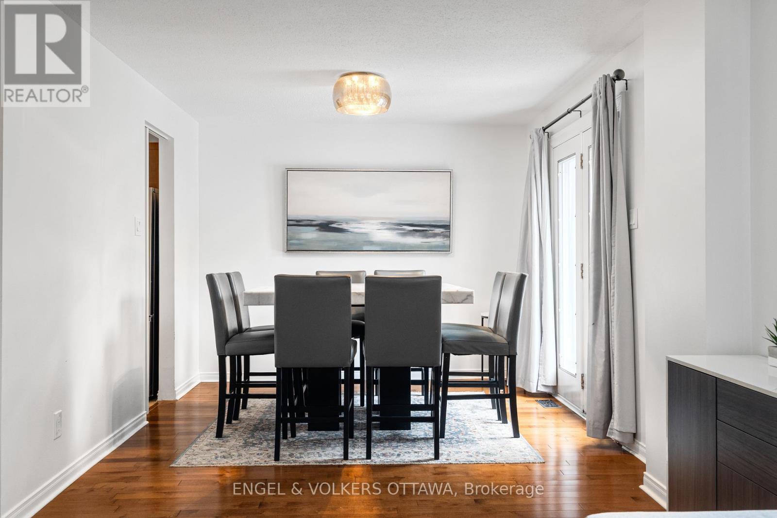 29 Valley Ridge Street, Ottawa, Ontario  K2E 7W3 - Photo 11 - X12798782