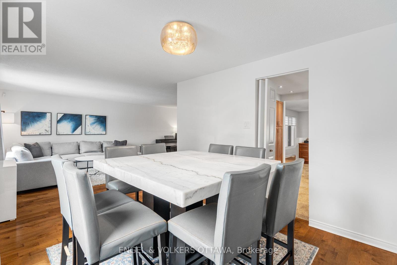 29 Valley Ridge Street, Ottawa, Ontario  K2E 7W3 - Photo 12 - X12798782