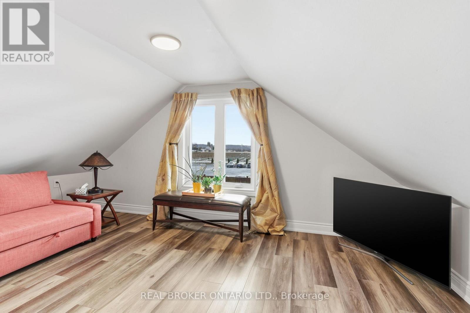 823 6 Line, Niagara-On-The-Lake, Ontario  L0S 1J0 - Photo 44 - X12798606