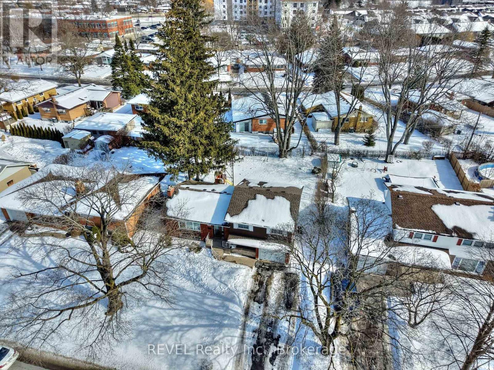 190 Willson Road, Welland, Ontario  L3C 2T6 - Photo 3 - X12798768