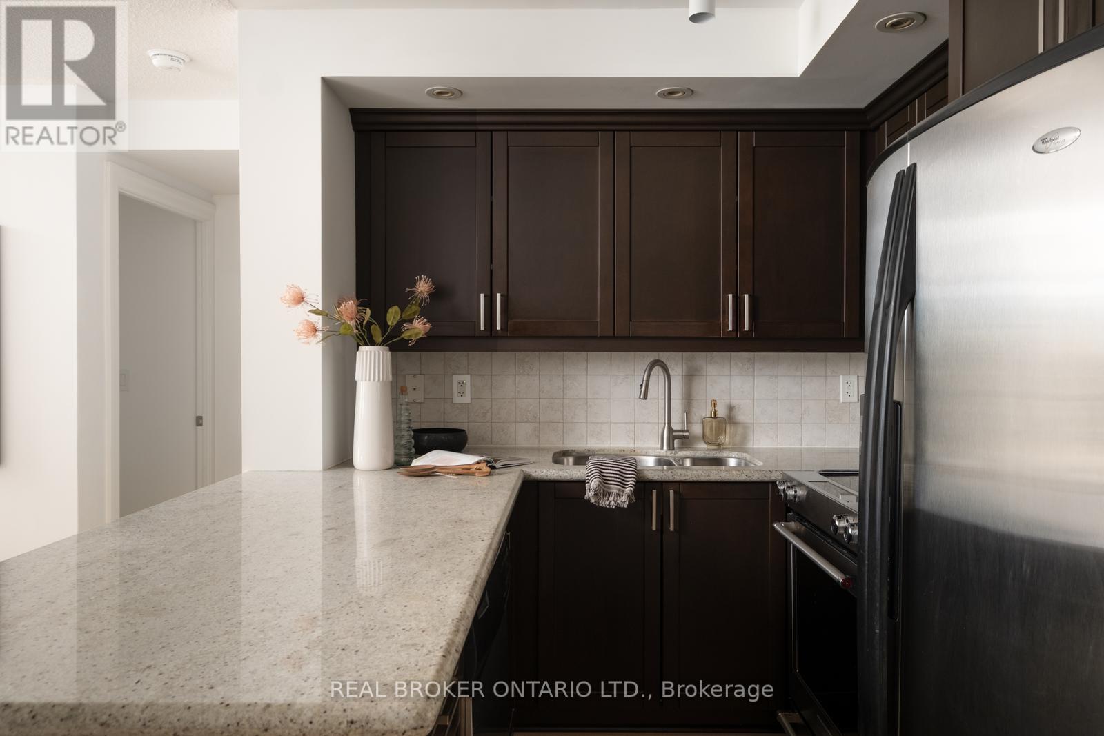 704 - 900 Mount Pleasant Road, Toronto, Ontario  M4P 3J9 - Photo 12 - C12798678