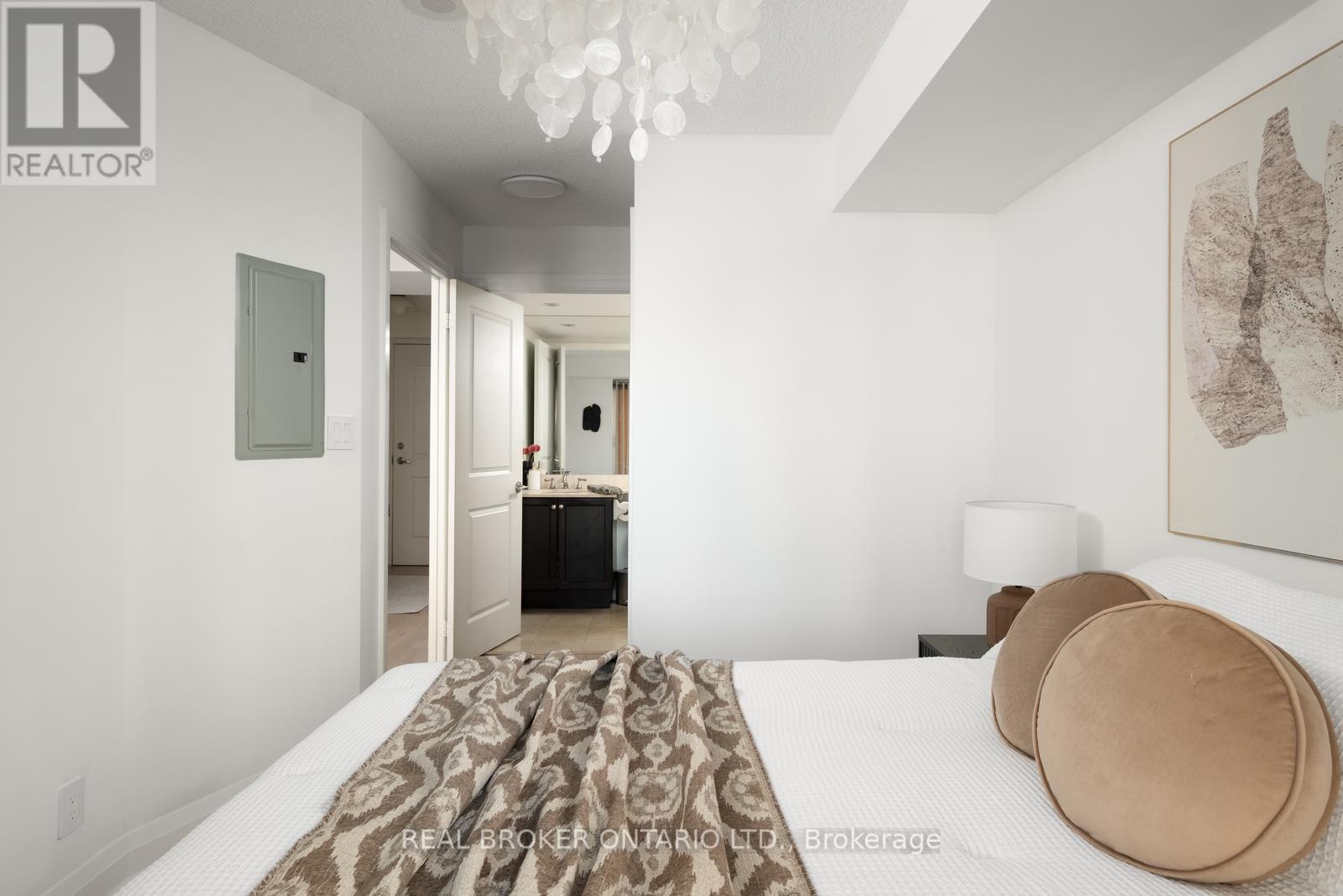 704 - 900 Mount Pleasant Road, Toronto, Ontario  M4P 3J9 - Photo 15 - C12798678