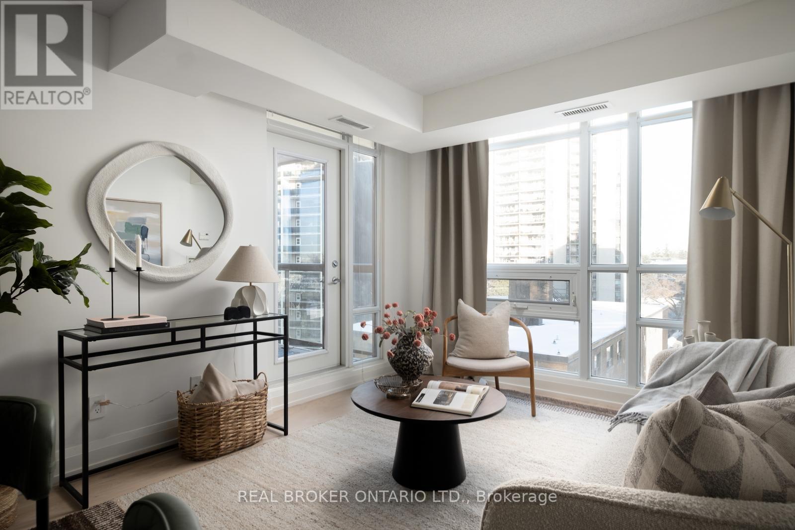 704 - 900 Mount Pleasant Road, Toronto, Ontario  M4P 3J9 - Photo 6 - C12798678