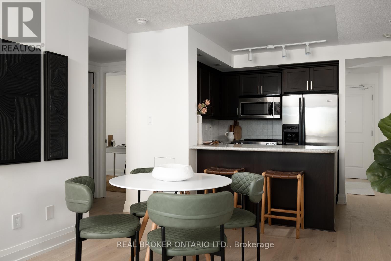 704 - 900 Mount Pleasant Road, Toronto, Ontario  M4P 3J9 - Photo 8 - C12798678