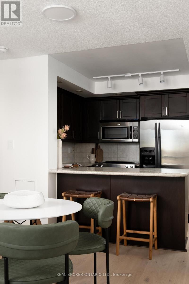 704 - 900 Mount Pleasant Road, Toronto, Ontario  M4P 3J9 - Photo 9 - C12798678