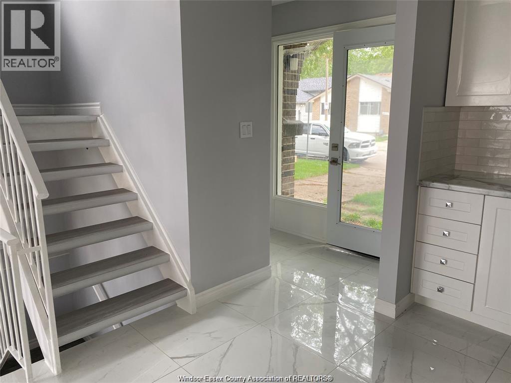 8324 Gregory Place, Windsor, Ontario  N8S 4N4 - Photo 7 - 26003501