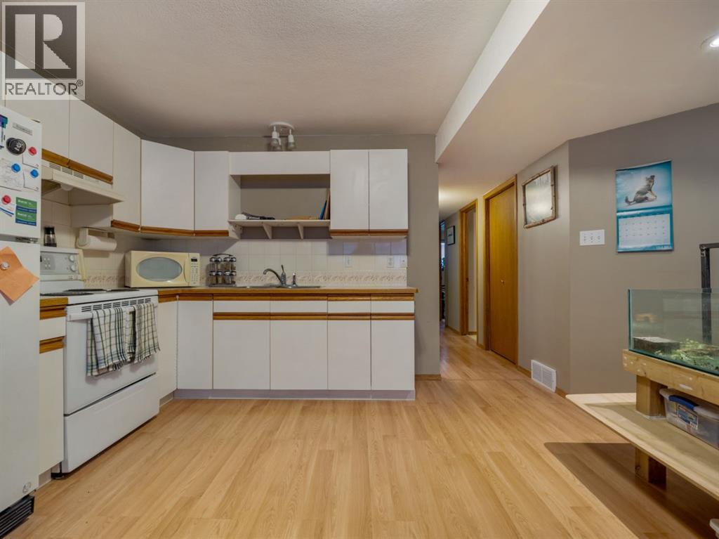 22 Assiniboia Road W, Lethbridge, Alberta  T1K 6Z1 - Photo 35 - A2287156