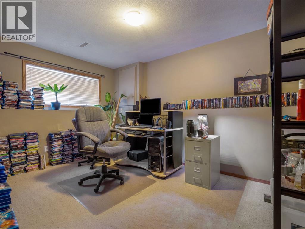 22 Assiniboia Road W, Lethbridge, Alberta  T1K 6Z1 - Photo 26 - A2287156