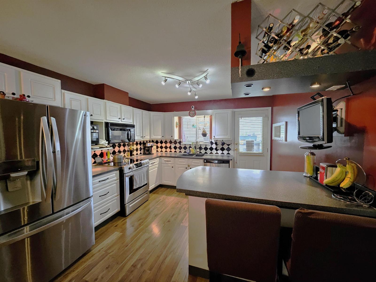 208 7837 120a Street, Surrey, British Columbia  V3W 0W9 - Photo 2 - R3090083