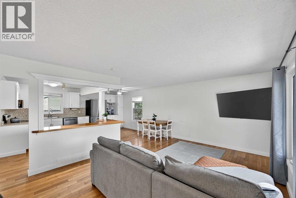 98 Ranch Glen Drive Nw, Calgary, Alberta  T3G 1E5 - Photo 5 - A2281100