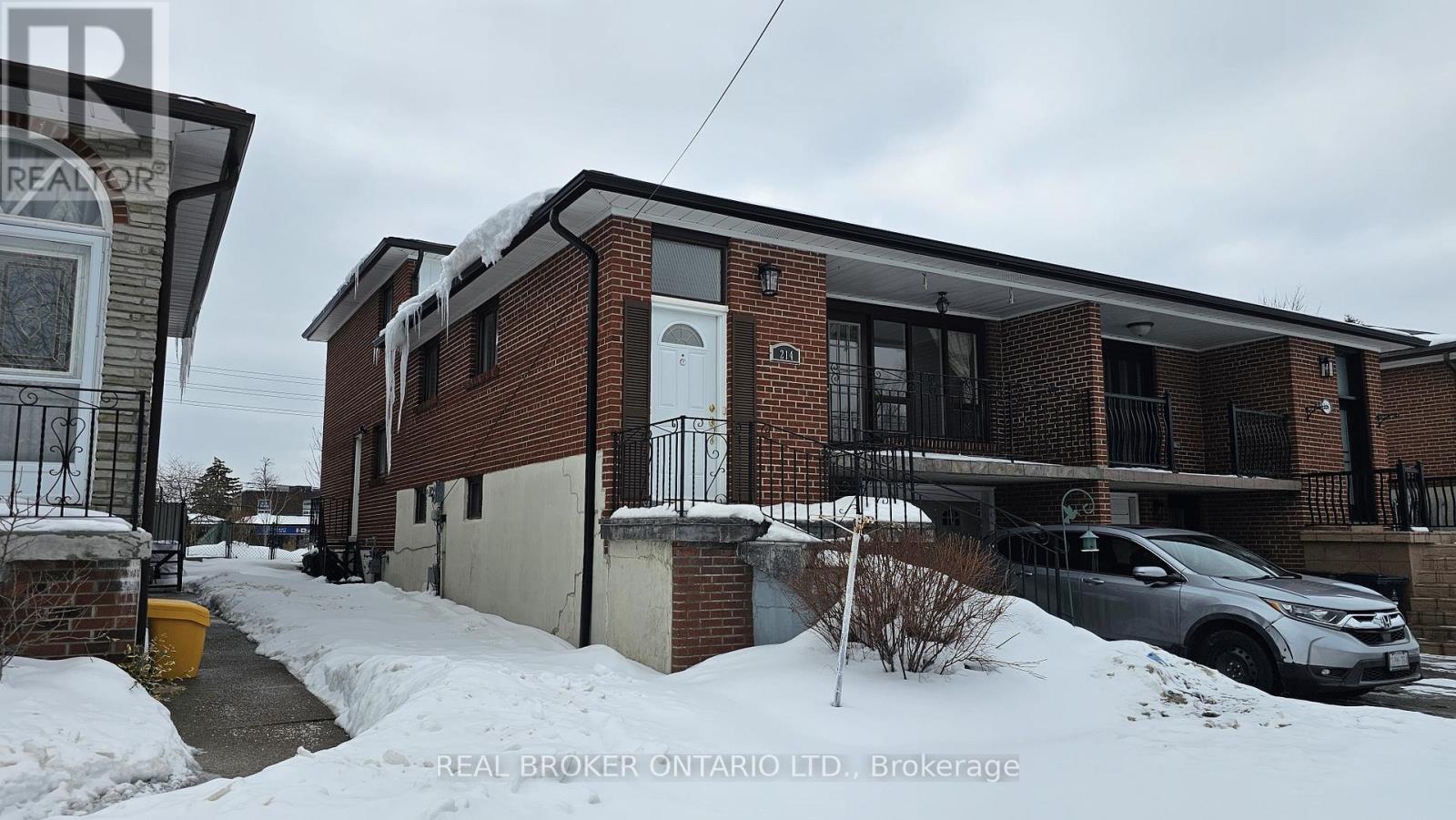UPPER - 214 FAIRGLEN AVENUE, Toronto, Ontario