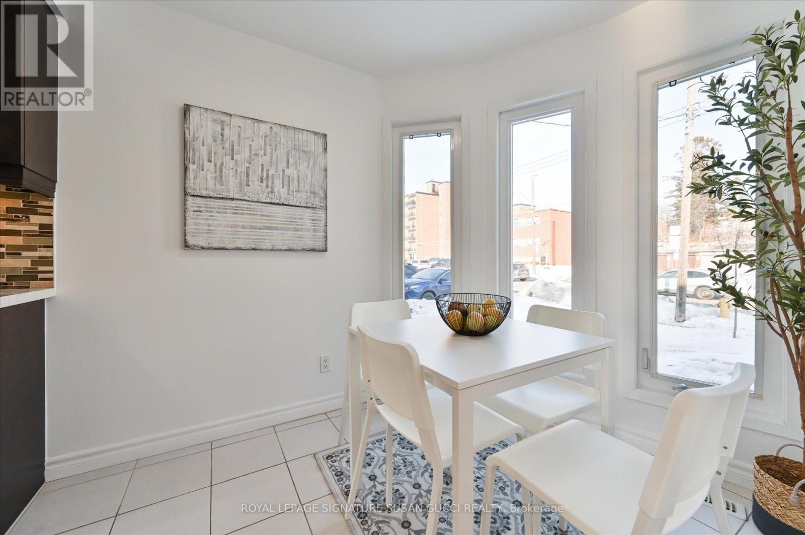 1042 Victoria Park Avenue, Toronto, Ontario  M4B 2K1 - Photo 10 - E12798600