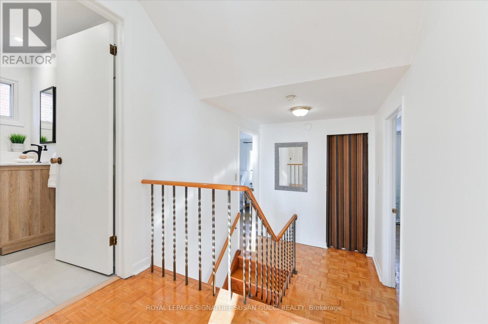 1042 Victoria Park Avenue, Toronto, Ontario  M4B 2K1 - Photo 15 - E12798600