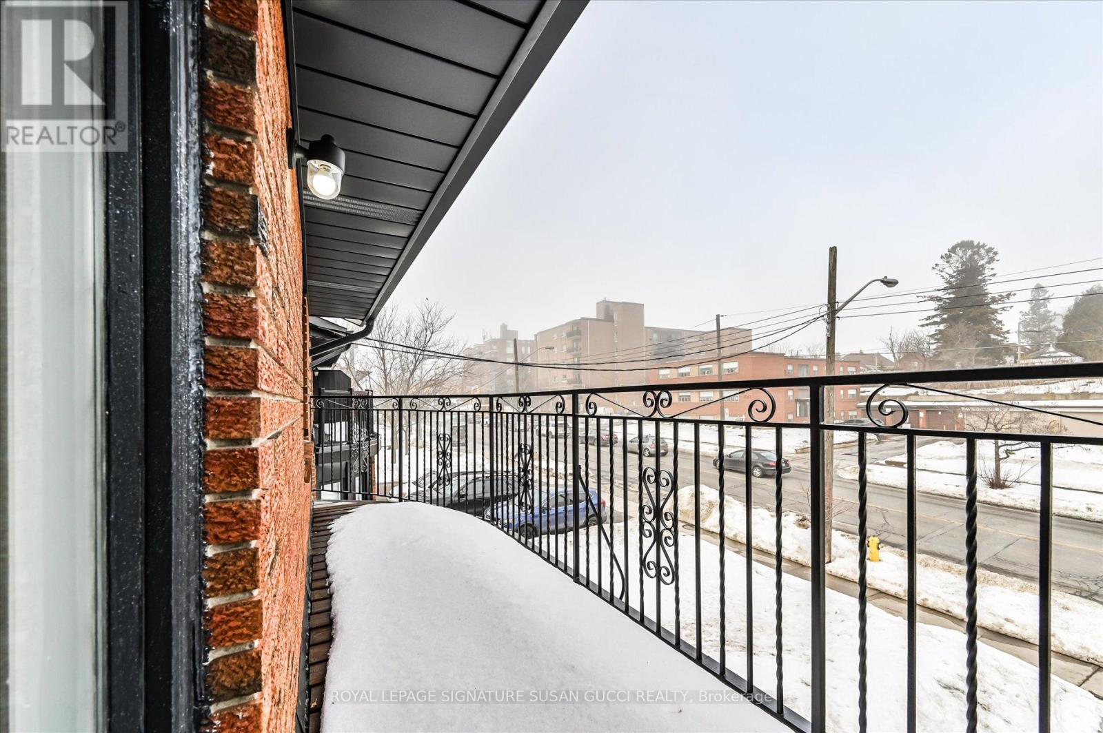 1042 Victoria Park Avenue, Toronto, Ontario  M4B 2K1 - Photo 22 - E12798600