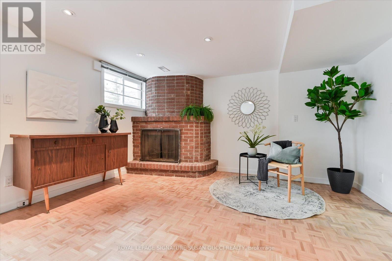 1042 Victoria Park Avenue, Toronto, Ontario  M4B 2K1 - Photo 25 - E12798600