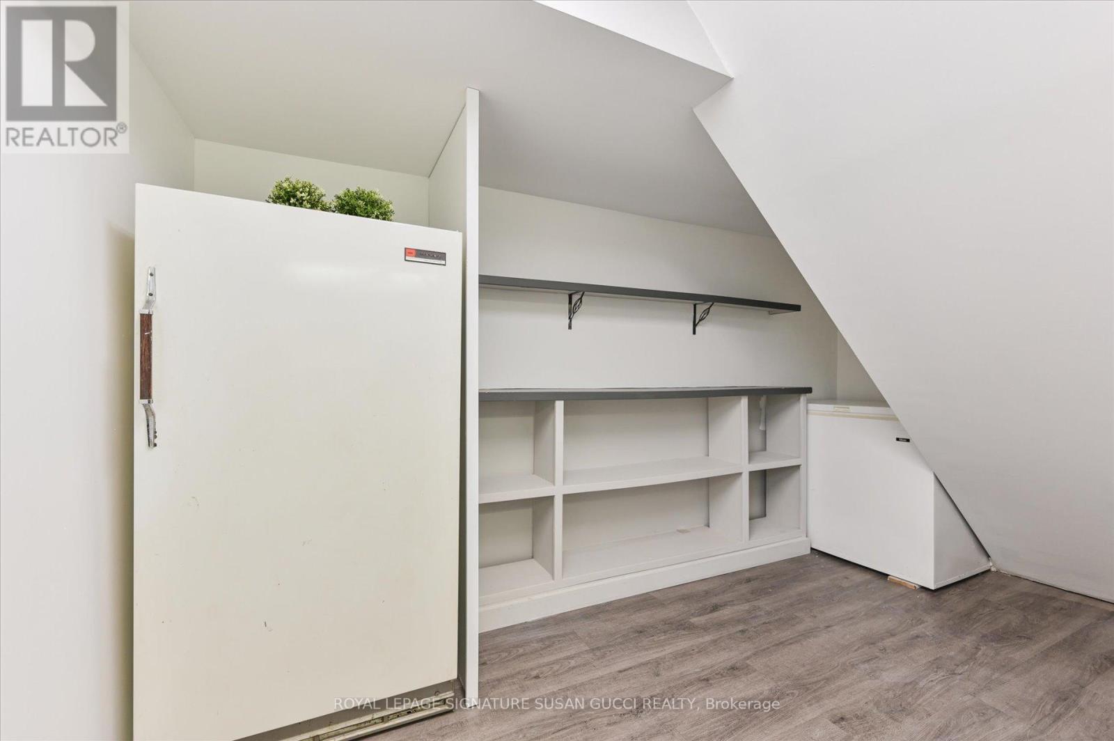 1042 Victoria Park Avenue, Toronto, Ontario  M4B 2K1 - Photo 26 - E12798600