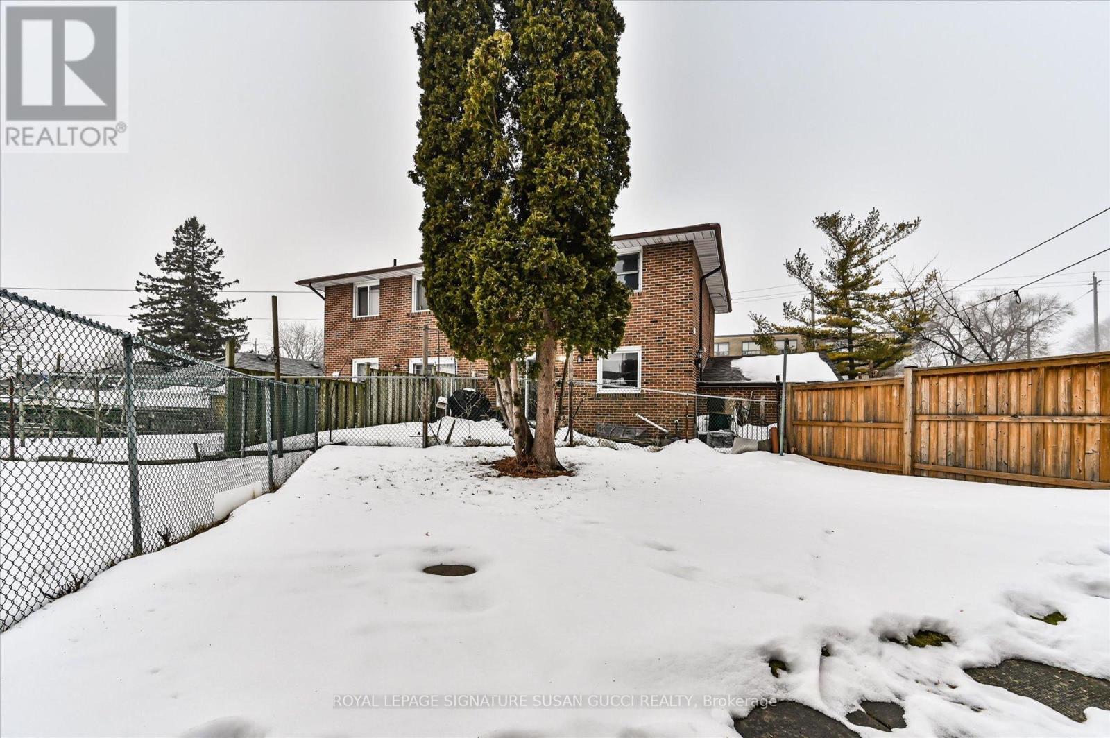 1042 Victoria Park Avenue, Toronto, Ontario  M4B 2K1 - Photo 29 - E12798600