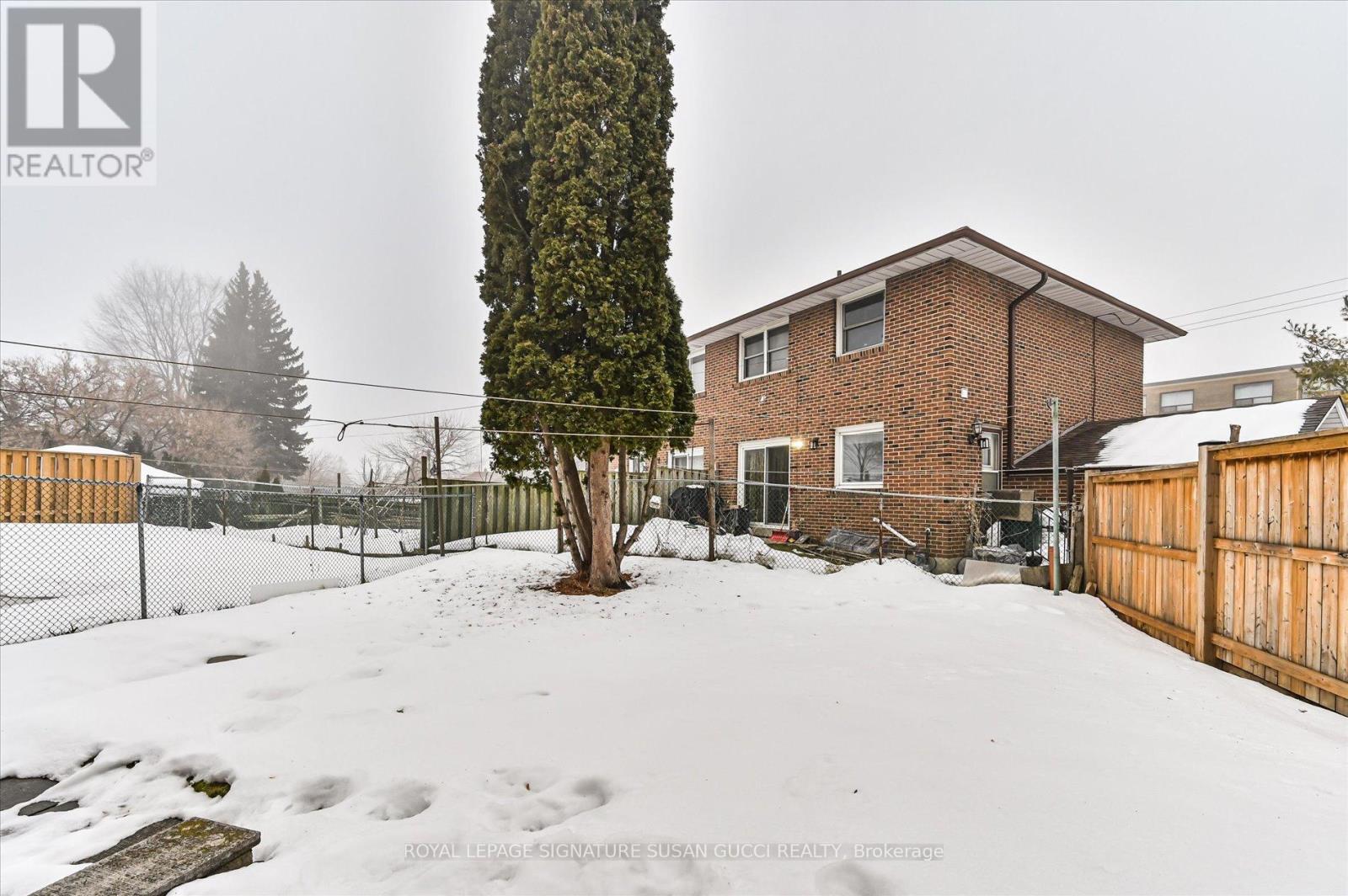 1042 Victoria Park Avenue, Toronto, Ontario  M4B 2K1 - Photo 30 - E12798600