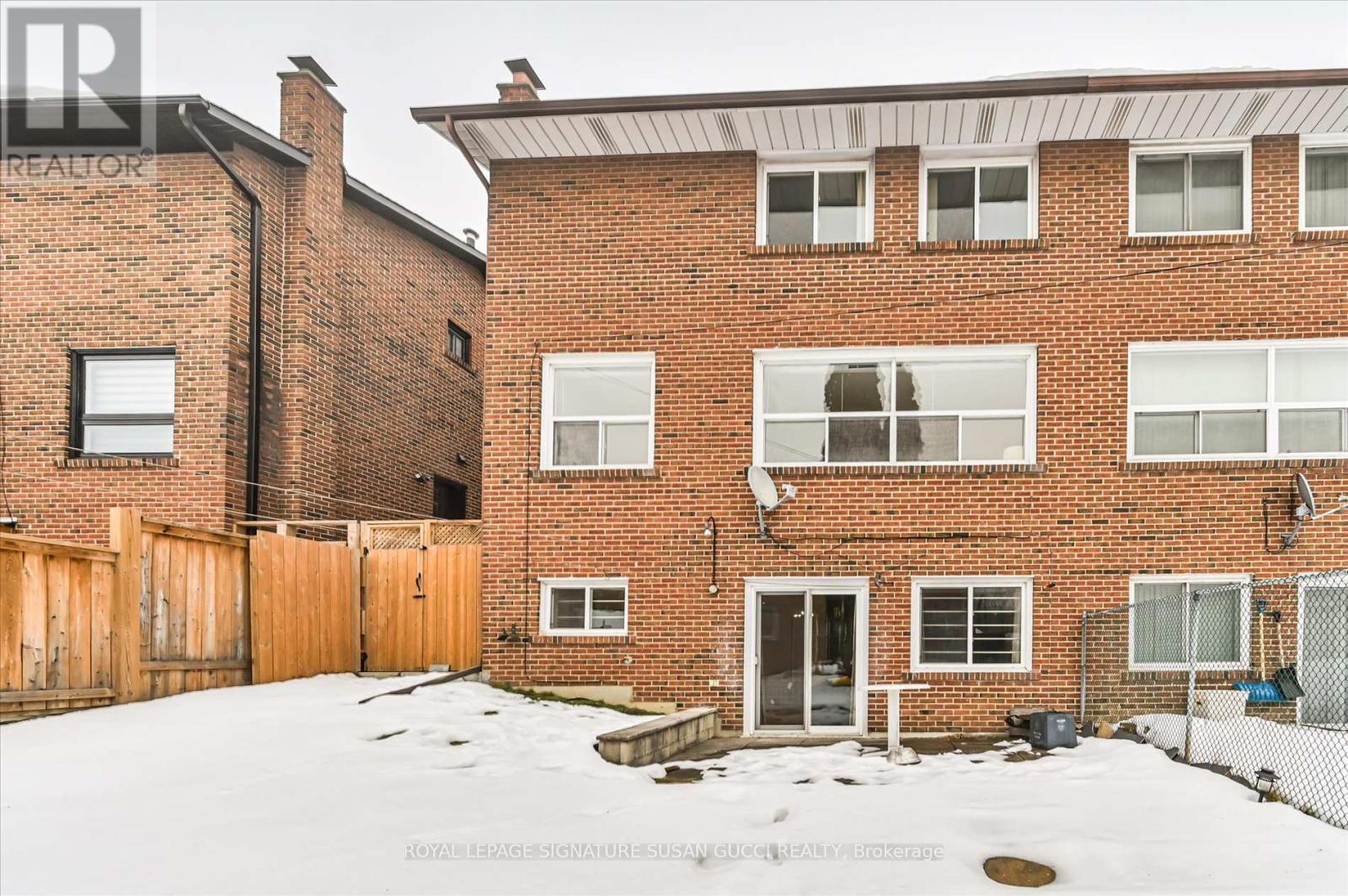 1042 Victoria Park Avenue, Toronto, Ontario  M4B 2K1 - Photo 31 - E12798600