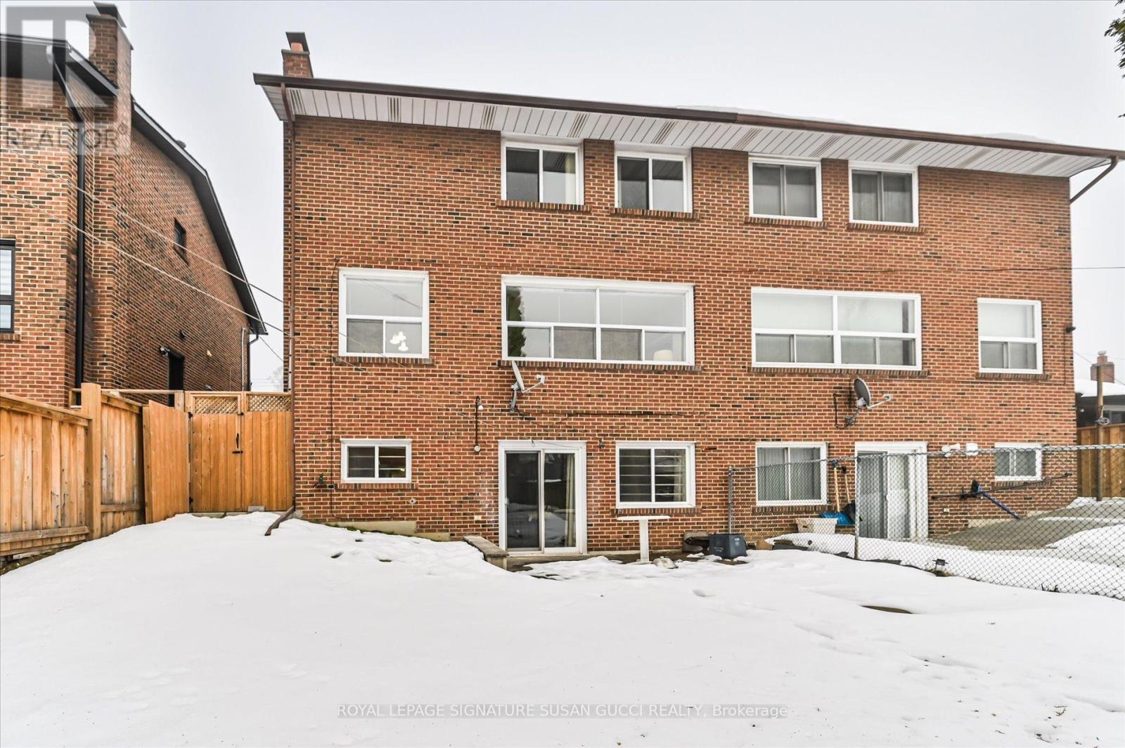 1042 Victoria Park Avenue, Toronto, Ontario  M4B 2K1 - Photo 32 - E12798600