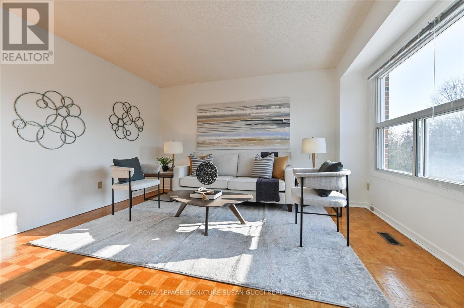 1042 Victoria Park Avenue, Toronto, Ontario  M4B 2K1 - Photo 6 - E12798600