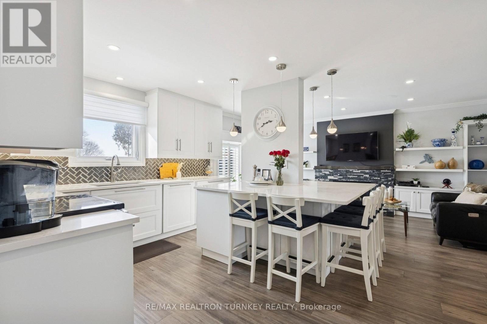 58 Howlett Avenue, Newmarket, Ontario  L3Y 5S5 - Photo 12 - N12798634