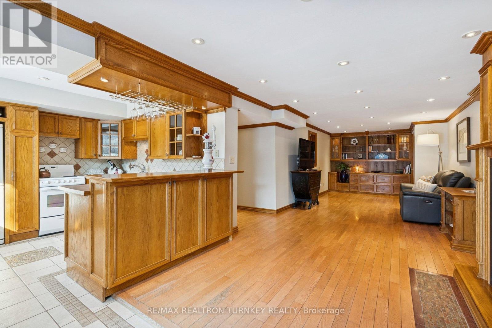 58 Howlett Avenue, Newmarket, Ontario  L3Y 5S5 - Photo 33 - N12798634