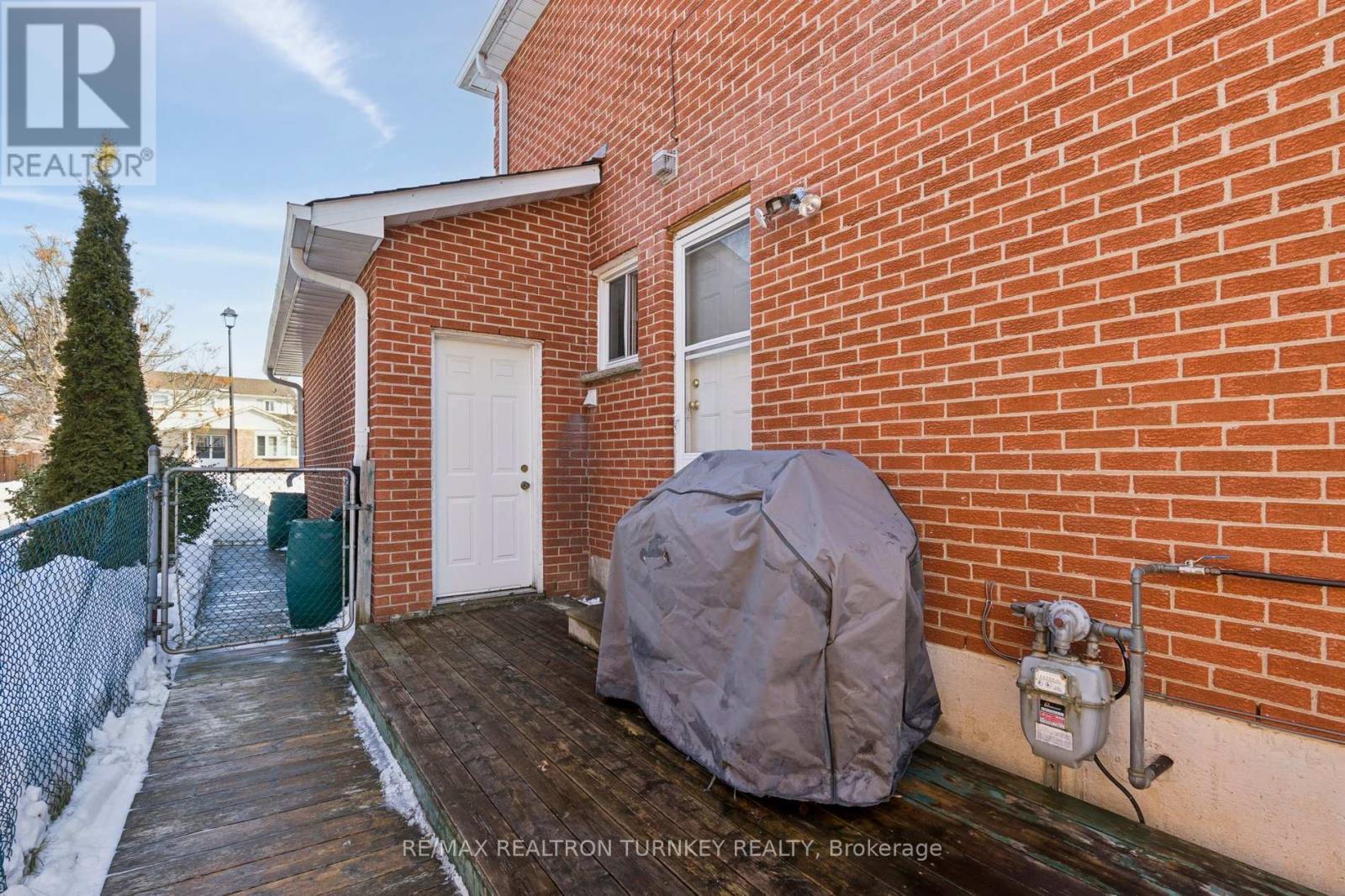 58 Howlett Avenue, Newmarket, Ontario  L3Y 5S5 - Photo 42 - N12798634