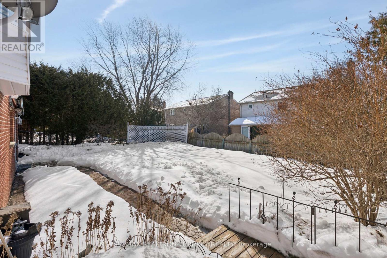 58 Howlett Avenue, Newmarket, Ontario  L3Y 5S5 - Photo 43 - N12798634