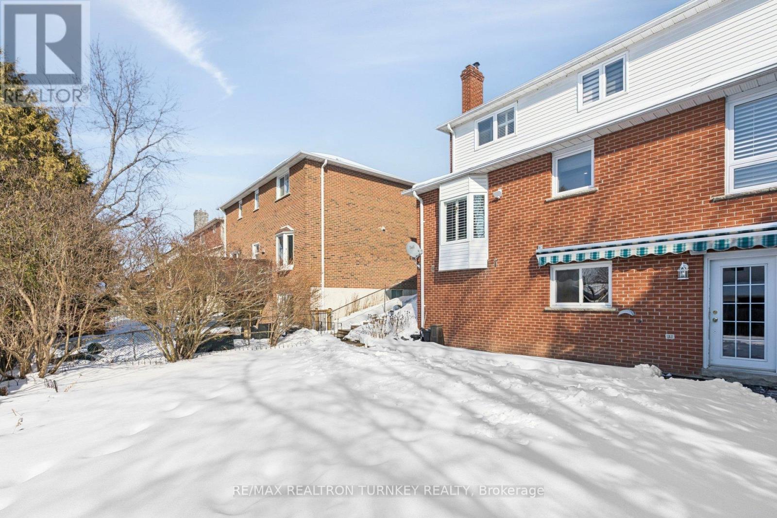 58 Howlett Avenue, Newmarket, Ontario  L3Y 5S5 - Photo 45 - N12798634