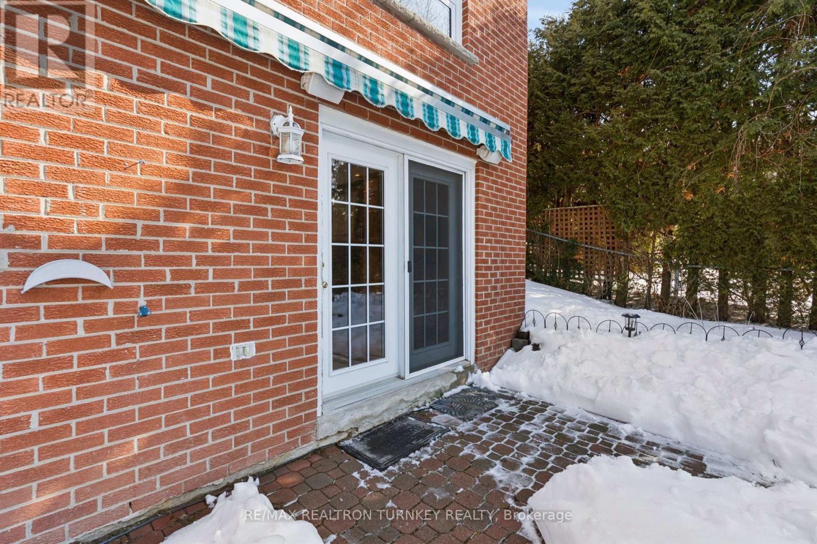 58 Howlett Avenue, Newmarket, Ontario  L3Y 5S5 - Photo 46 - N12798634