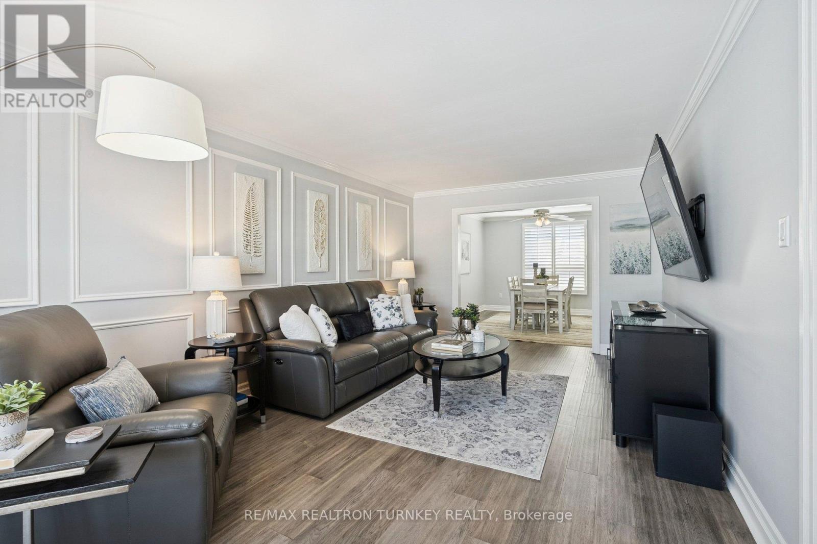 58 Howlett Avenue, Newmarket, Ontario  L3Y 5S5 - Photo 8 - N12798634