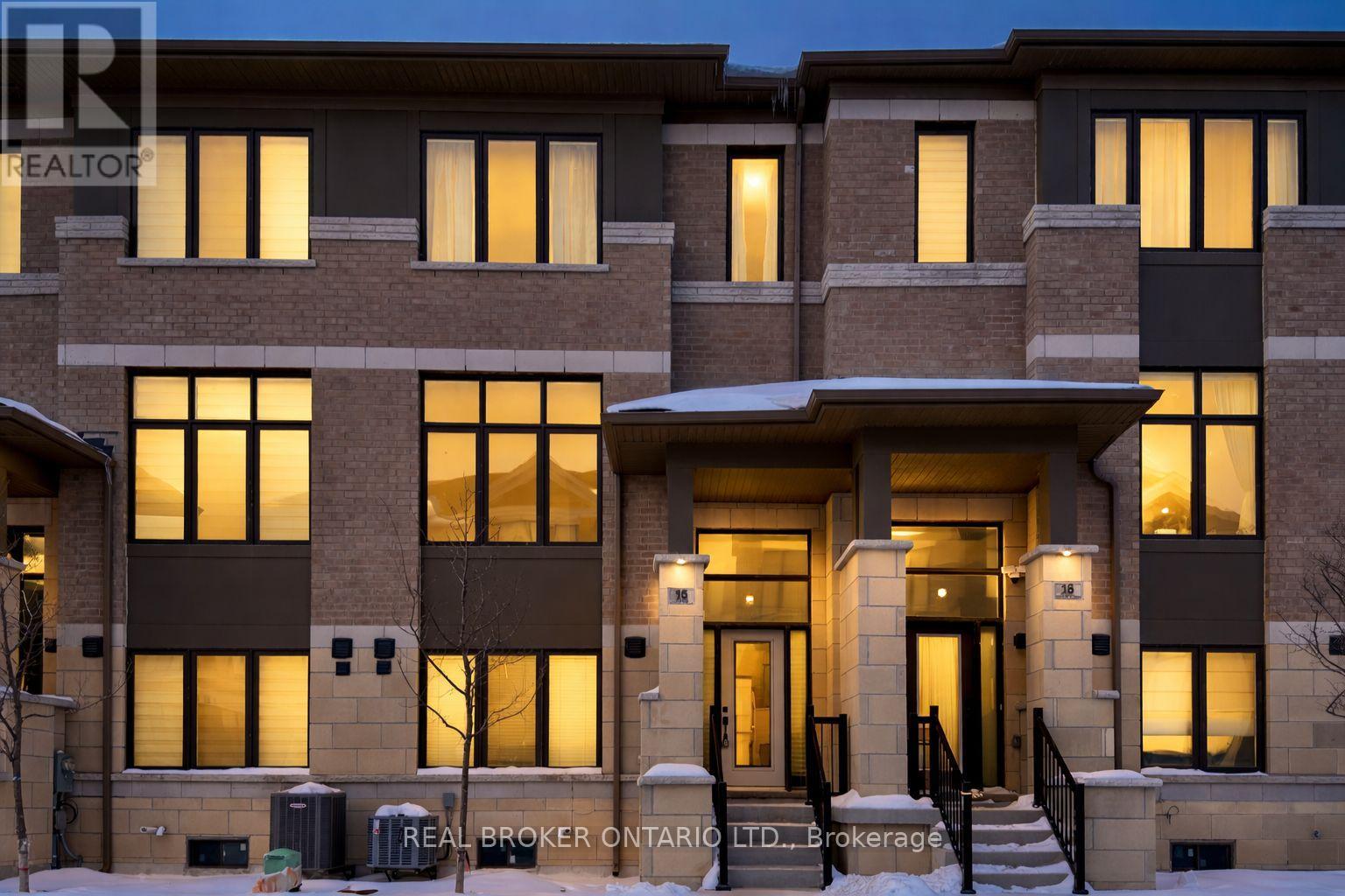 16 TAY LANE, Richmond Hill, Ontario