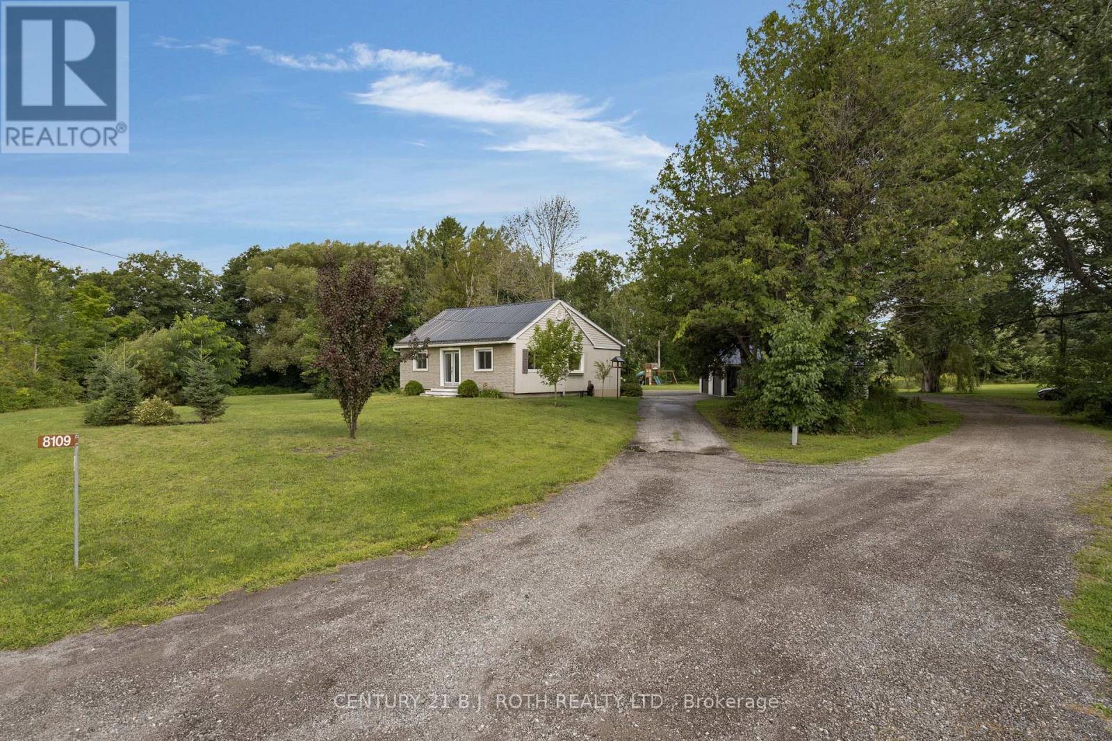 8109 93 Highway, Tiny (Wyebridge), Ontario  L0K 2E0 - Photo 2 - S12798570
