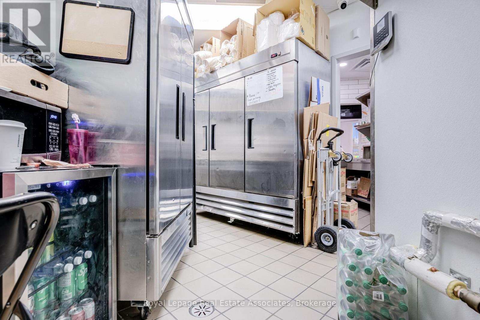 25 Peel Centre Drive, Brampton, Ontario  L6T 3R5 - Photo 11 - W12798582