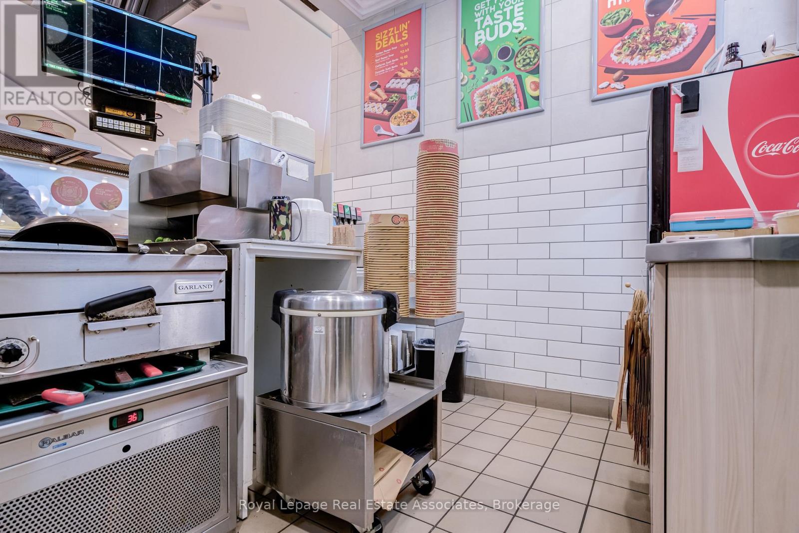 25 Peel Centre Drive, Brampton, Ontario  L6T 3R5 - Photo 17 - W12798582