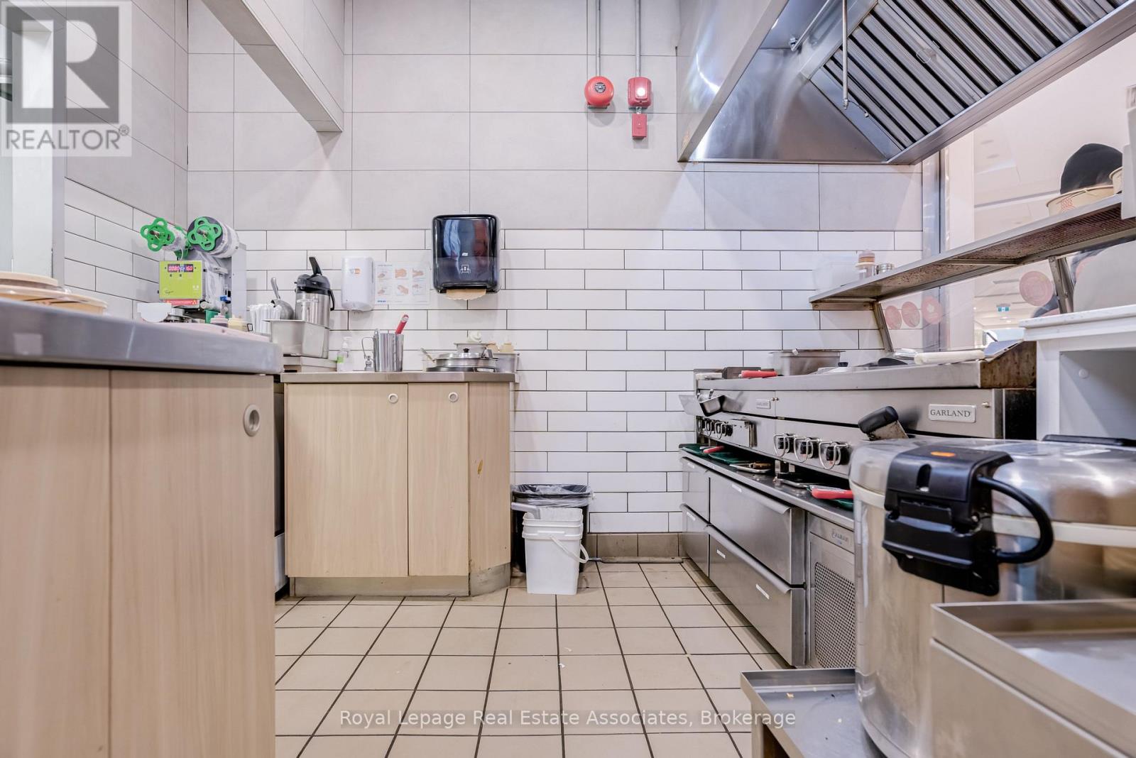 25 Peel Centre Drive, Brampton, Ontario  L6T 3R5 - Photo 18 - W12798582