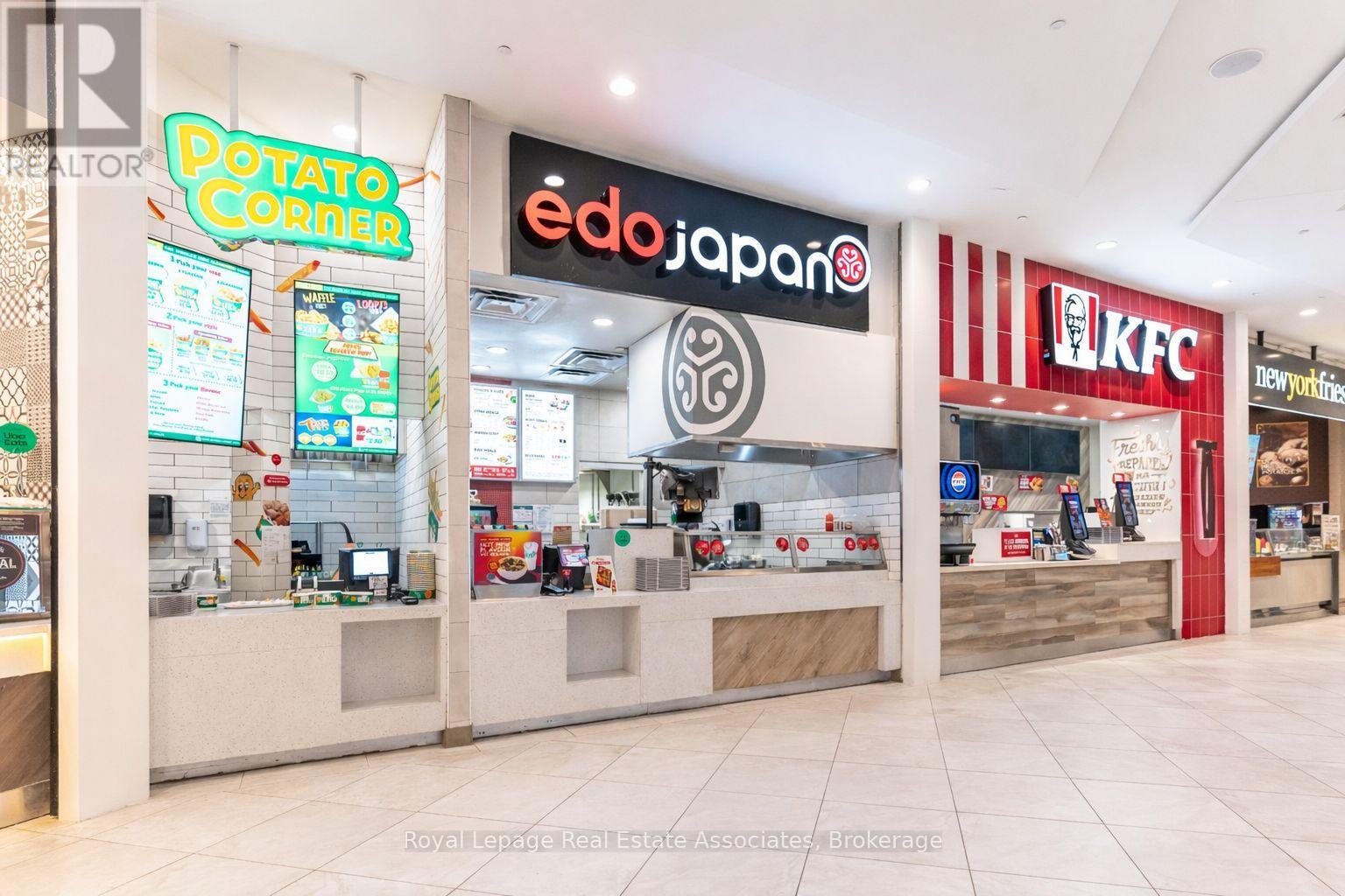 25 Peel Centre Drive, Brampton, Ontario  L6T 3R5 - Photo 5 - W12798582