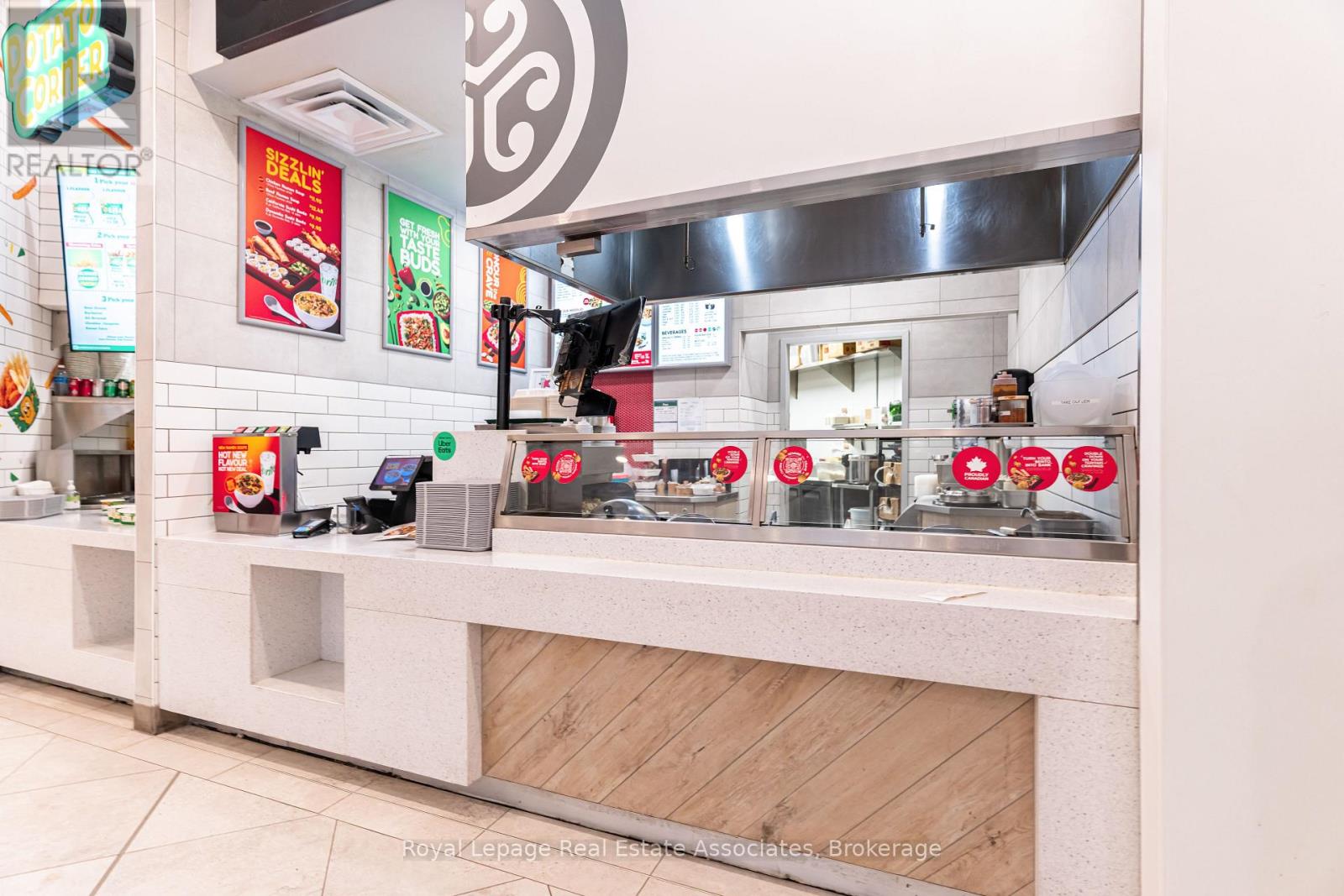 25 Peel Centre Drive, Brampton, Ontario  L6T 3R5 - Photo 7 - W12798582