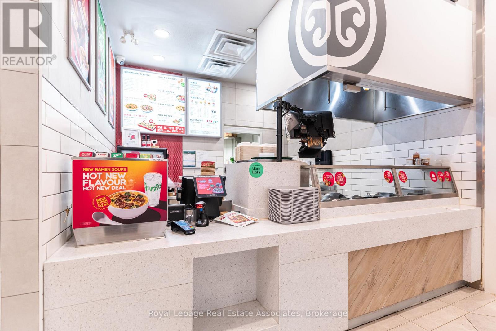 25 Peel Centre Drive, Brampton, Ontario  L6T 3R5 - Photo 8 - W12798582